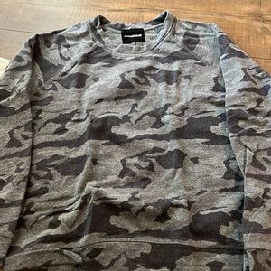Monrow camo sweatshirt